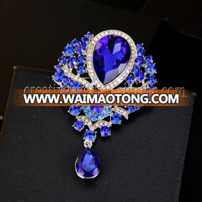 Fashionable Rhinestone Brooch With Pendants For Garment Decorations